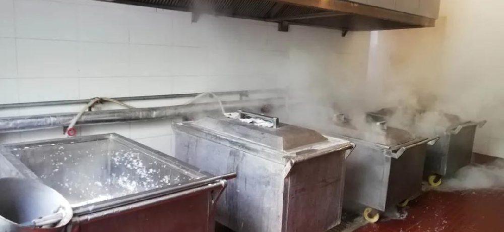 高校食堂將潔凈蒸汽用于食堂蒸煮,10分鐘蒸熟一車飯菜,效率高蒸飯香!